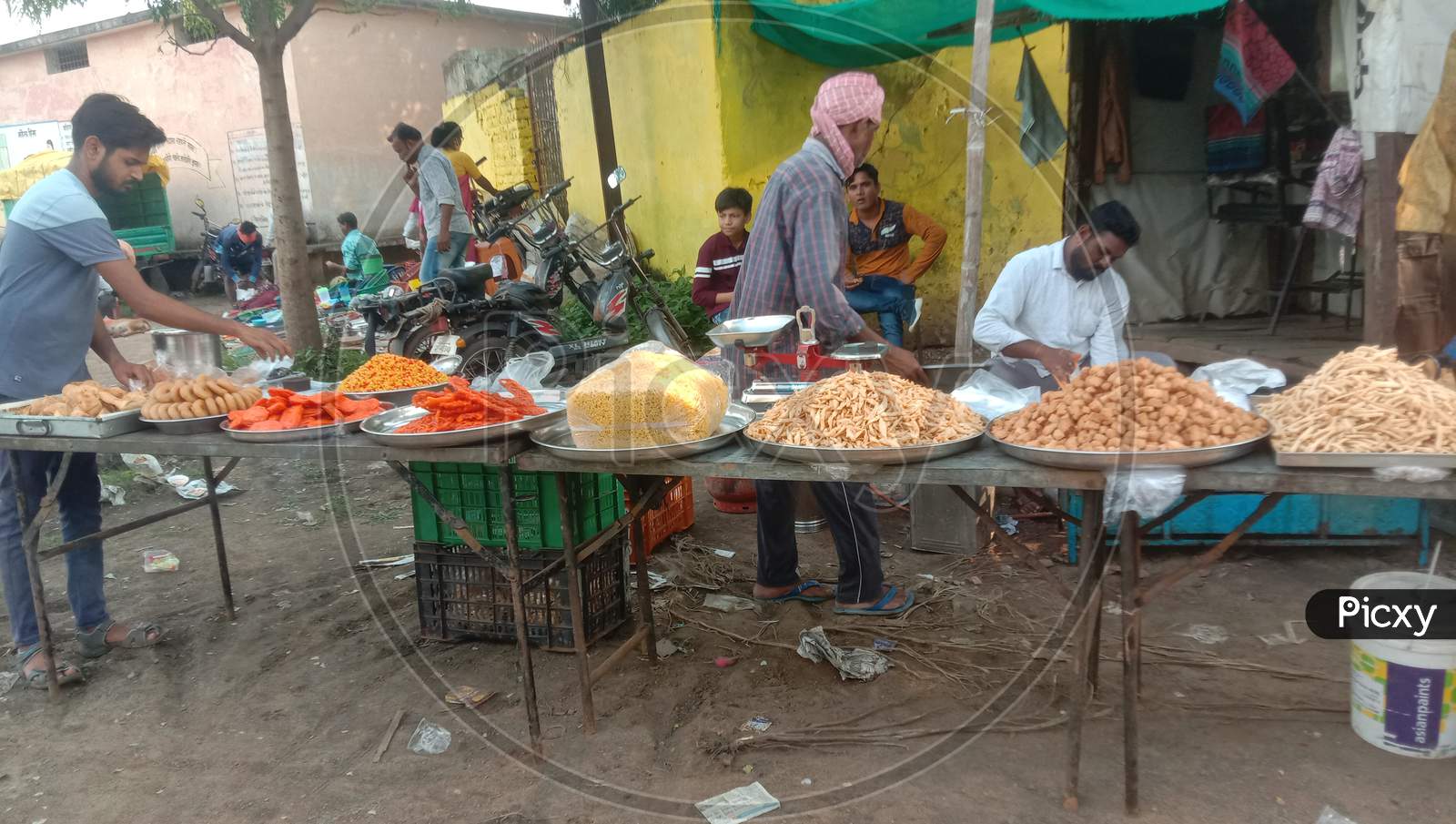 पटरी एवं रेहड़ी व्यवसायियों का उत्थान